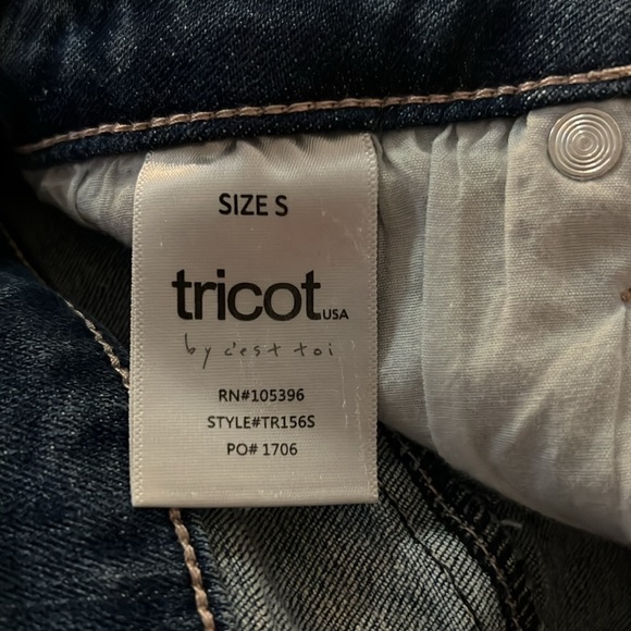 Distressed denim shorts - Picture 10 of 10